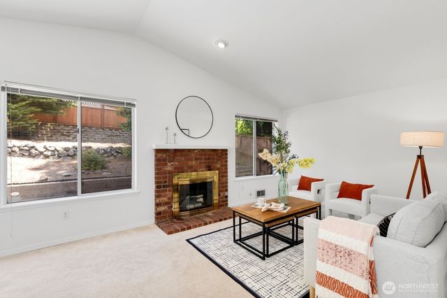 8548 1st Avenue NE, Seattle, WA 98115