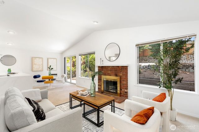 8548 1st Avenue NE, Seattle, WA 98115