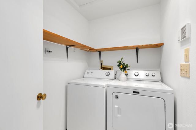 8548 1st Avenue NE, Seattle, WA 98115