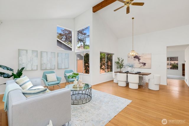 8548 1st Avenue NE, Seattle, WA 98115
