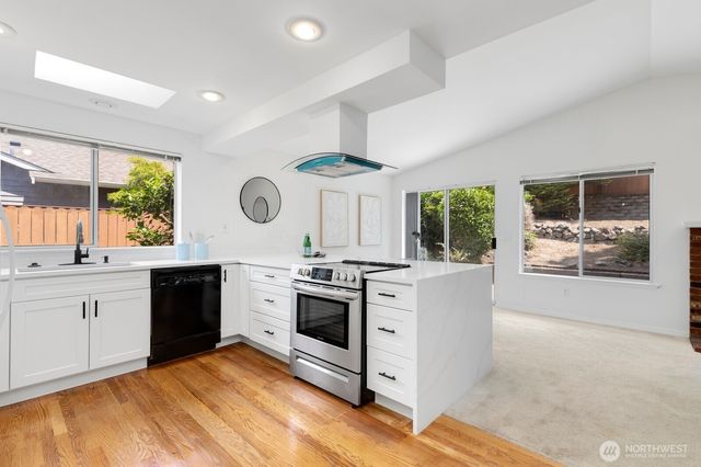 8548 1st Avenue NE, Seattle, WA 98115