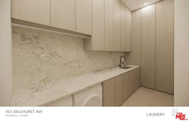 453 Dalehurst Avenue, Los Angeles, CA 90024