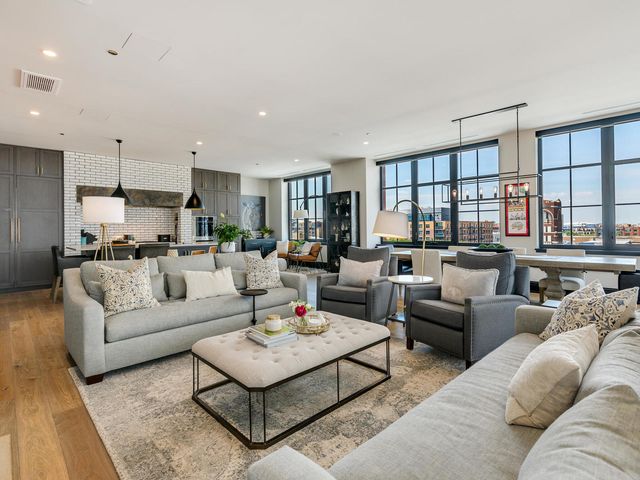 1109 W WASHINGTON Boulevard 7A, Chicago, IL 60607