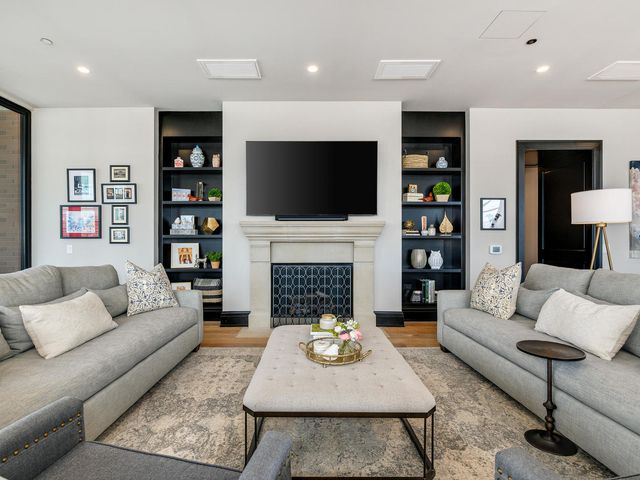 1109 W WASHINGTON Boulevard 7A, Chicago, IL 60607