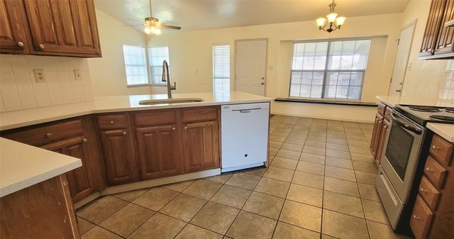 1057 Whitewater Trail, Desoto, TX 75115