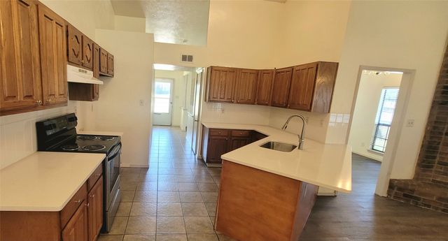 1057 Whitewater Trail, Desoto, TX 75115