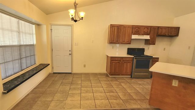 1057 Whitewater Trail, Desoto, TX 75115