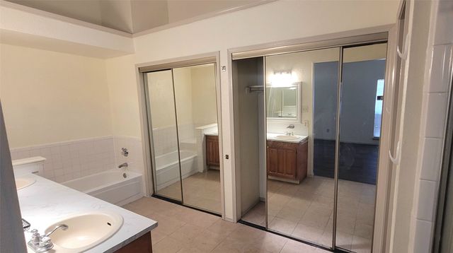 1057 Whitewater Trail, Desoto, TX 75115