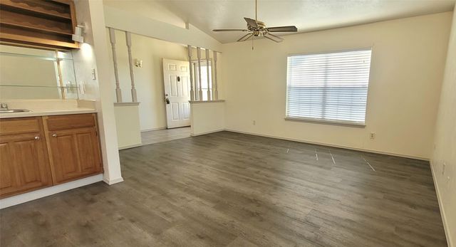 1057 Whitewater Trail, Desoto, TX 75115