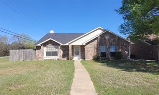 1057 Whitewater Trail, Desoto, TX 75115