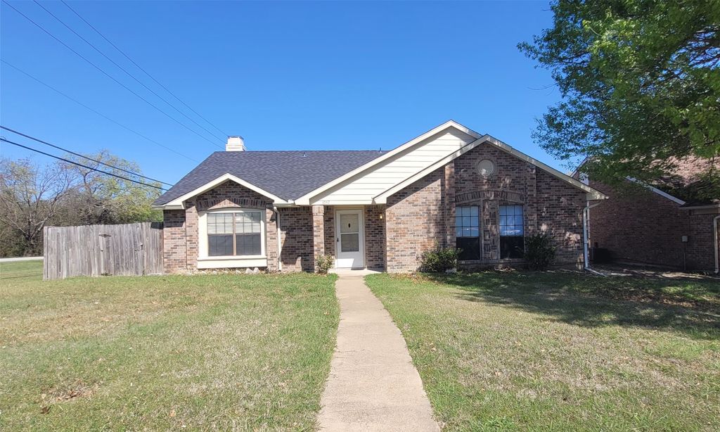 1057 Whitewater Trail, Desoto, TX 75115