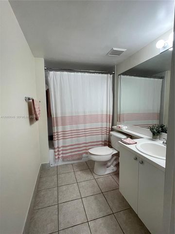 2009 SE 10th Avenue 303, Fort Lauderdale, FL 33316