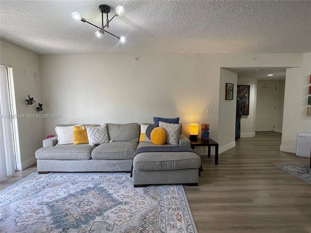 2009 SE 10th Avenue 303, Fort Lauderdale, FL 33316