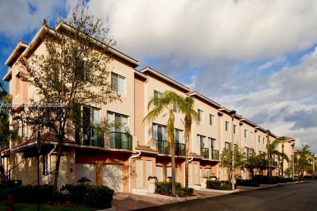 2009 SE 10th Avenue 303, Fort Lauderdale, FL 33316