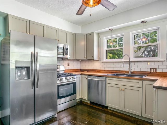1100 Troy Road, Edwardsville, IL 62025