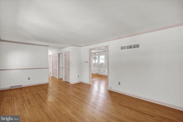 1505 CROMWELL DR, Wyomissing, PA 19610