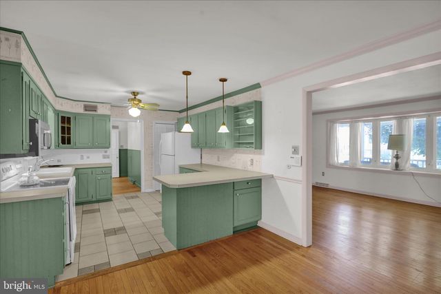 1505 CROMWELL DR, Wyomissing, PA 19610