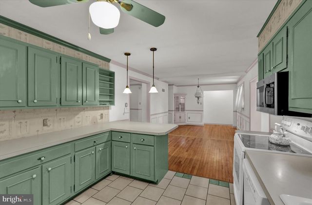1505 CROMWELL DR, Wyomissing, PA 19610