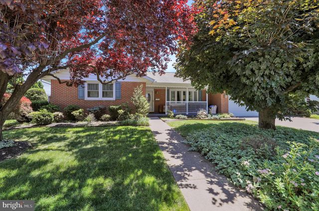 1505 CROMWELL DR, Wyomissing, PA 19610