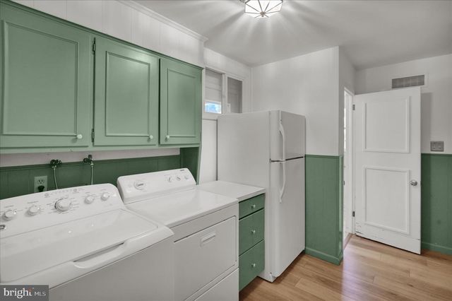 1505 CROMWELL DR, Wyomissing, PA 19610