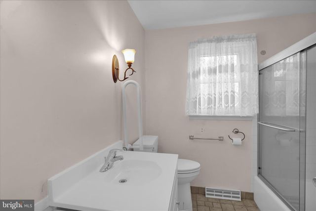1505 CROMWELL DR, Wyomissing, PA 19610