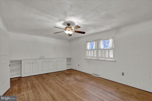 1505 CROMWELL DR, Wyomissing, PA 19610