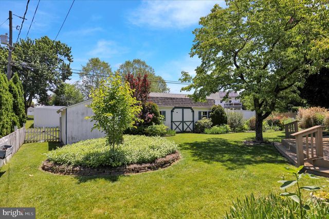 1505 CROMWELL DR, Wyomissing, PA 19610