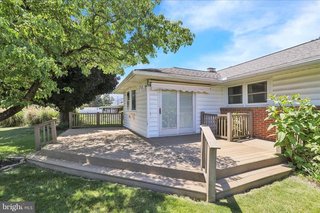 1505 CROMWELL DR, Wyomissing, PA 19610