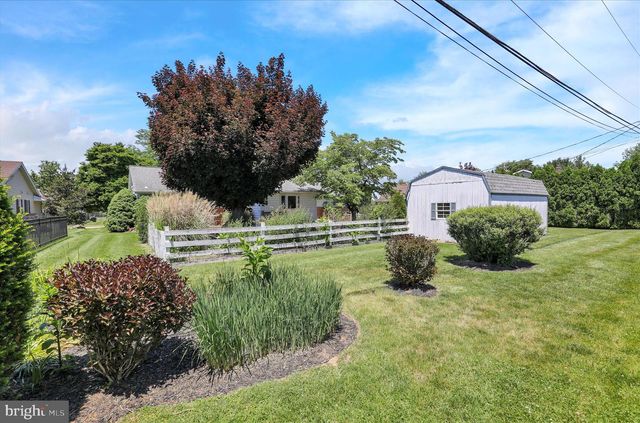 1505 CROMWELL DR, Wyomissing, PA 19610