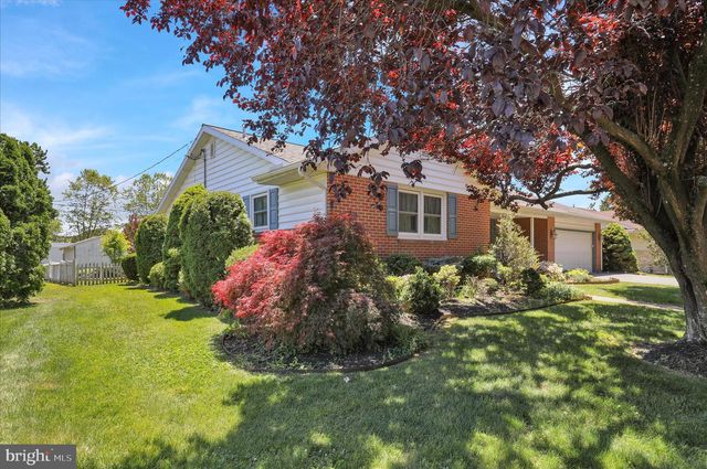 1505 CROMWELL DR, Wyomissing, PA 19610