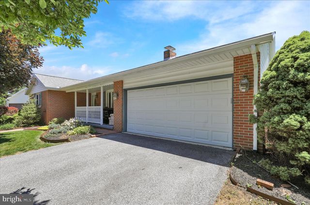 1505 CROMWELL DR, Wyomissing, PA 19610