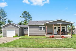 1002 N 11th Street, Rogers, AR 72756