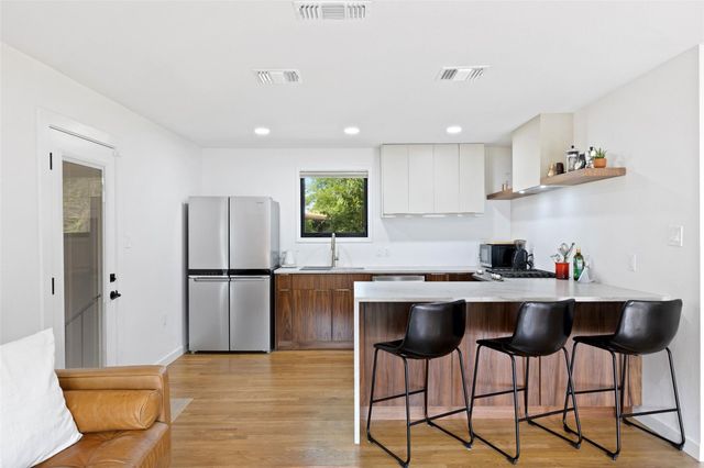 1803 Perez ST, Austin, TX 78721