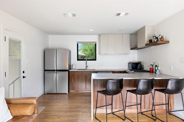 1803 Perez ST, Austin, TX 78721