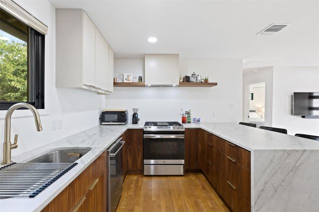 1803 Perez ST, Austin, TX 78721
