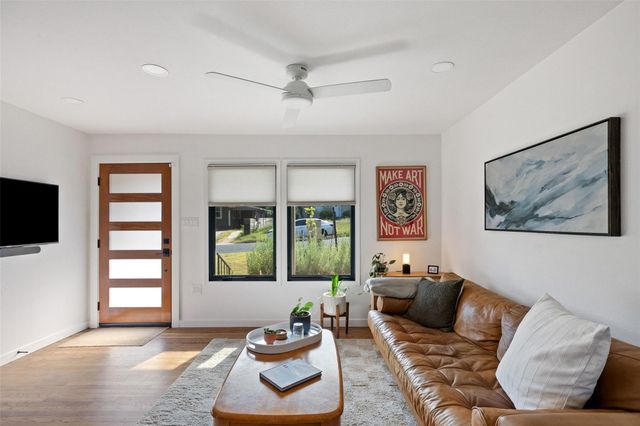 1803 Perez ST, Austin, TX 78721