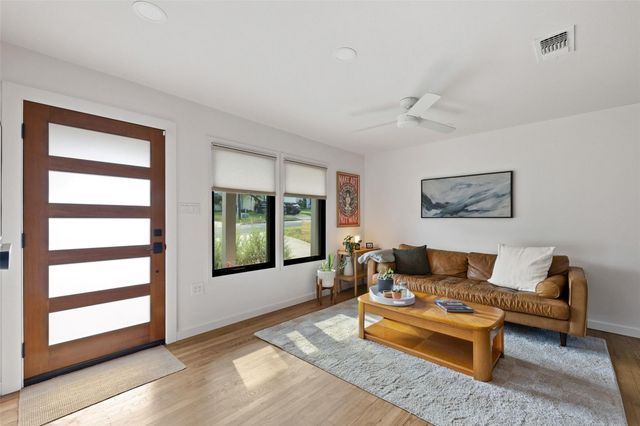 1803 Perez ST, Austin, TX 78721