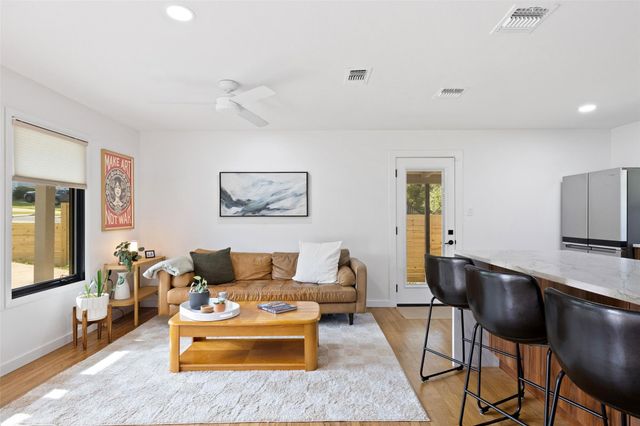 1803 Perez ST, Austin, TX 78721