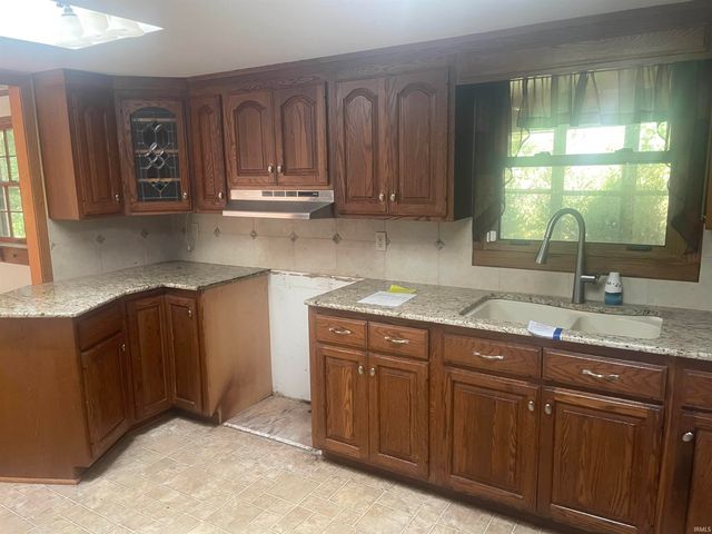 1906 W James Drive, Marion, IN 46952