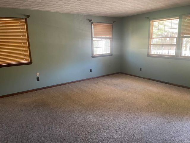 1906 W James Drive, Marion, IN 46952