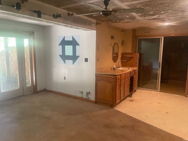 1906 W James Drive, Marion, IN 46952