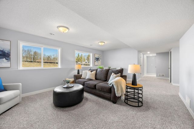 605 Sienna Drive, Watertown, MN 55388