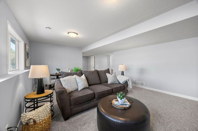 605 Sienna Drive, Watertown, MN 55388