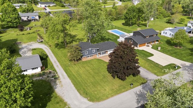 816 Blake Drive, Fort Wayne, IN 46804