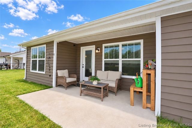 8015 Palermo Trail, Sellersburg, IN 47172
