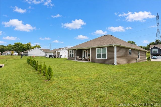 8015 Palermo Trail, Sellersburg, IN 47172