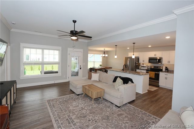 8015 Palermo Trail, Sellersburg, IN 47172