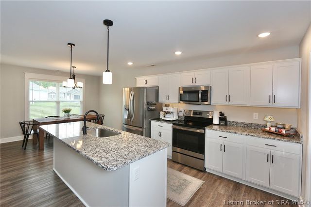 8015 Palermo Trail, Sellersburg, IN 47172