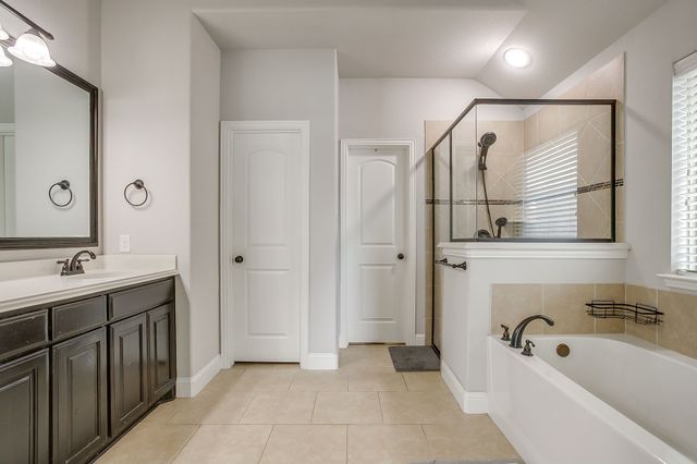 2747 Elmwood Drive, Burleson, TX 76028