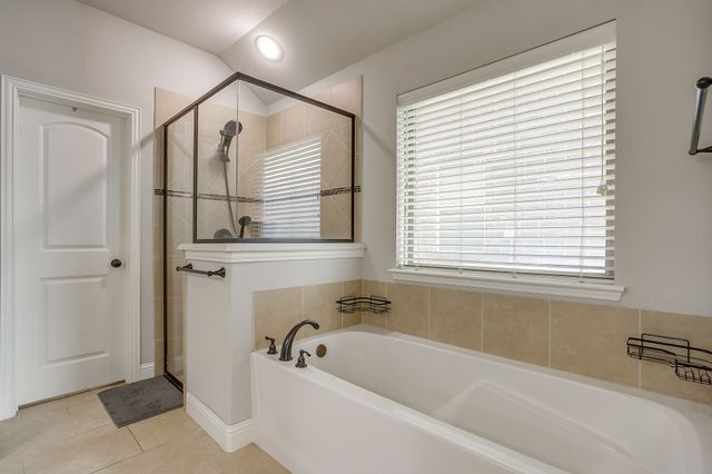 2747 Elmwood Drive, Burleson, TX 76028